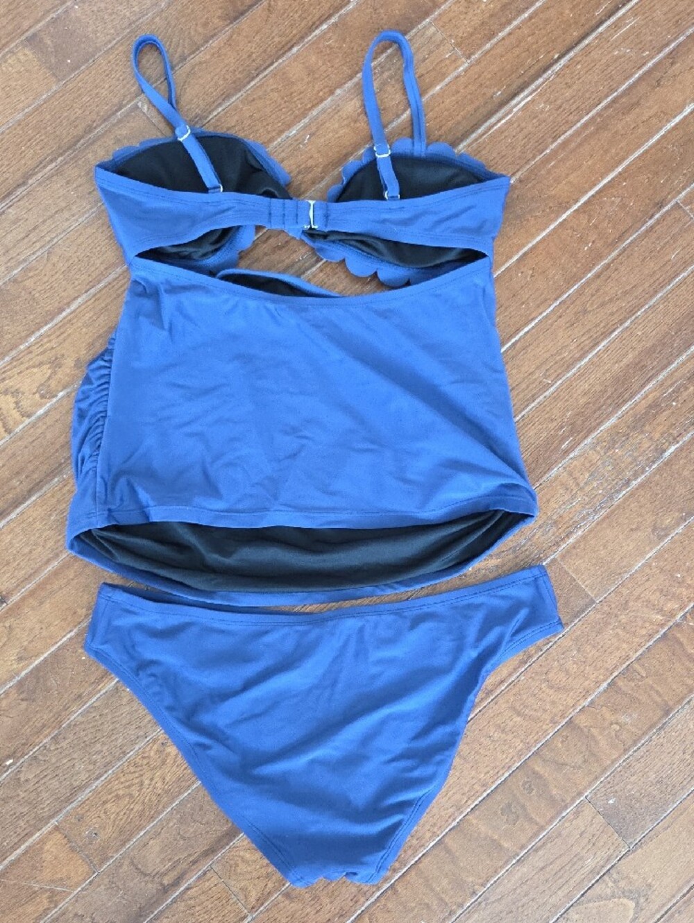 Cupshe Maternity Women's Blue Scallop Tankini Swim Set - Picture 3 of 3